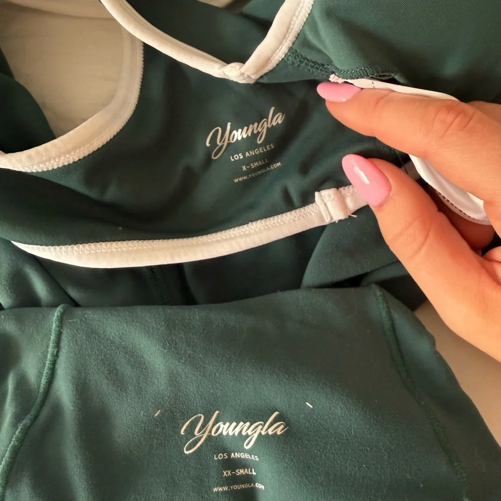 Women’s YOUNGLA set - Picture 3 of 4